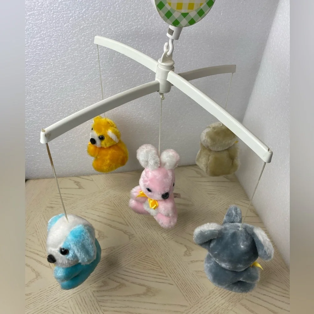 Vintage Musical Crib Mobile with Plush Animal Toys For Baby Nursery